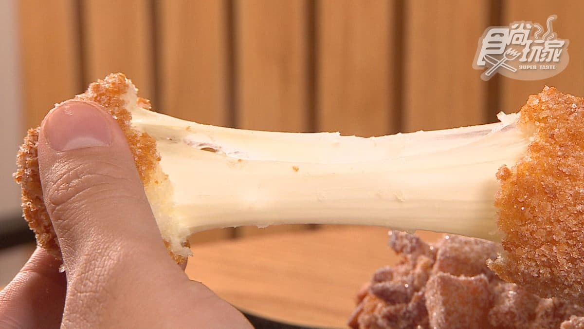 起司控最愛的「莫札瑞拉起司」可以拉絲，真的超邪惡。