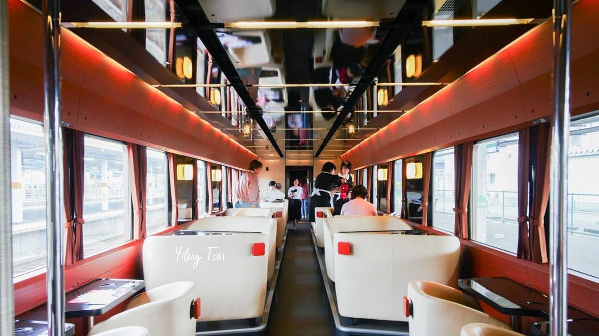第二節列車是包廂，有４人、２人座位，也有面對窗外的單人座位。（圖片來源：蔡小妞依玲）