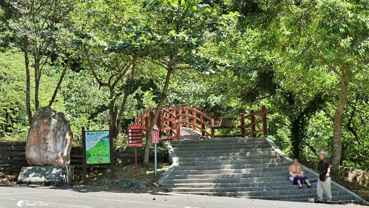 站在景觀橋上，可以遠眺城市景觀。（圖片來源：Sweet Tina 樂在生活分享）