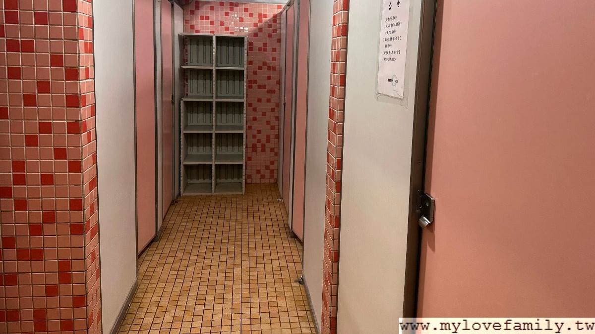 裡面附有沐浴及廁所空間供遊客使用。（圖片來源：mylovefamily）