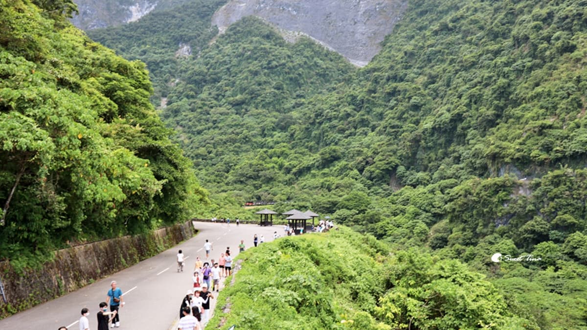 「匯德景觀步道」平緩好走，沿途景觀超級美。（圖片來源：Sweet Tina 樂在生活分享）