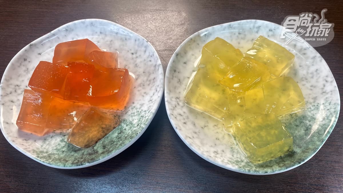 店家特製的梅子醋果凍、鳳梨果凍是限量隱藏版。