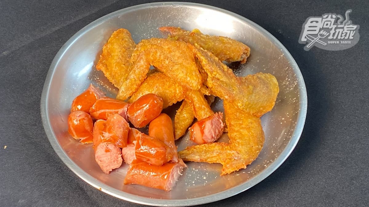 「香酥雞翅」同樣也是皮薄肉多汁，鹹度剛剛好。