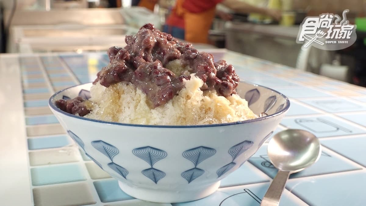必吃招牌「紅豆牛奶冰」，吃起來很綿密。