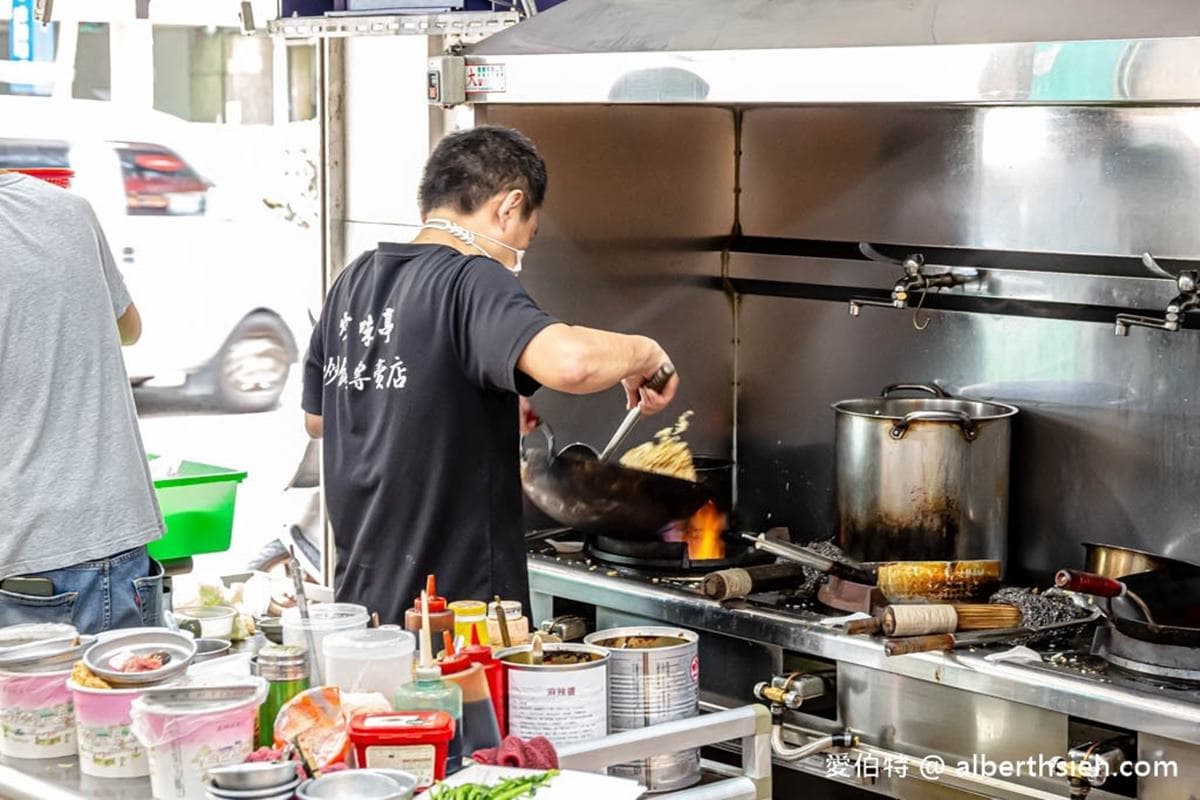 「台灣炒飯王」是這家！炒飯免費加大揪甘心，熱炒還附白飯無限吃到飽