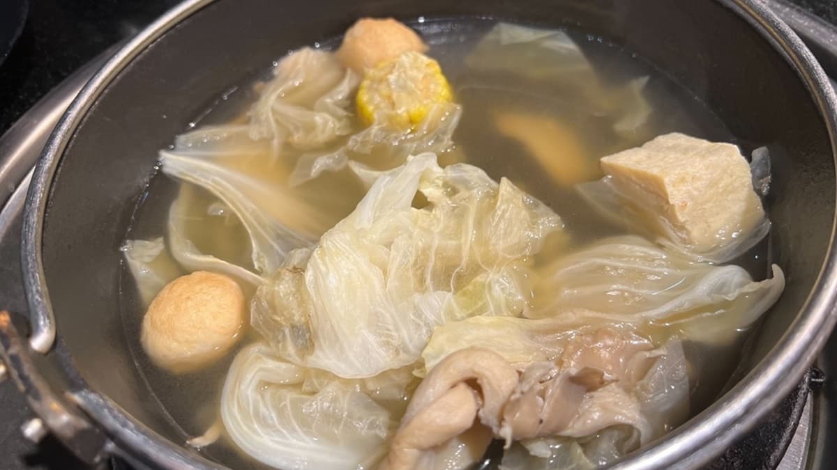 除了燒烤外還可以煮火鍋，一次享受火烤兩吃吃到飽CP值超高。（圖片來源：勺勺吃喝玩樂）