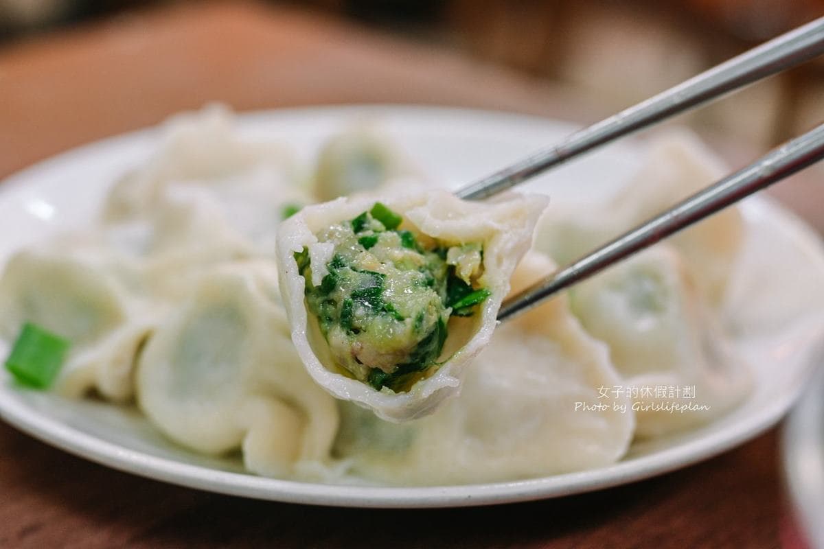 隱身地下連獲６年米其林！萬華「老字號牛肉麵」飄香74年，手切家常麵超入味