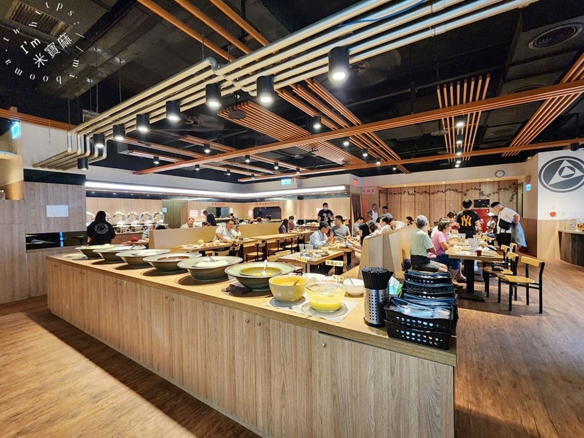 330元「超狂自助吧」吃到飽！高CP值牛排藏板橋，港點、火鍋、鐵板燒任你吃