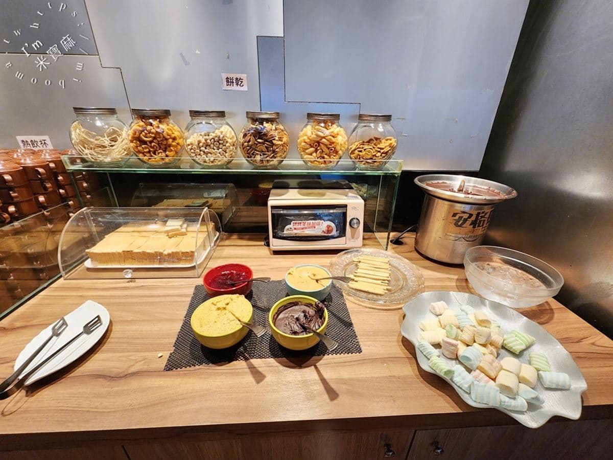 330元「超狂自助吧」吃到飽！高CP值牛排藏板橋，港點、火鍋、鐵板燒任你吃
