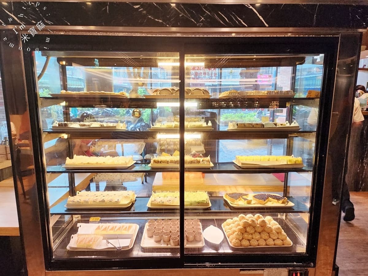 330元「超狂自助吧」吃到飽！高CP值牛排藏板橋，港點、火鍋、鐵板燒任你吃
