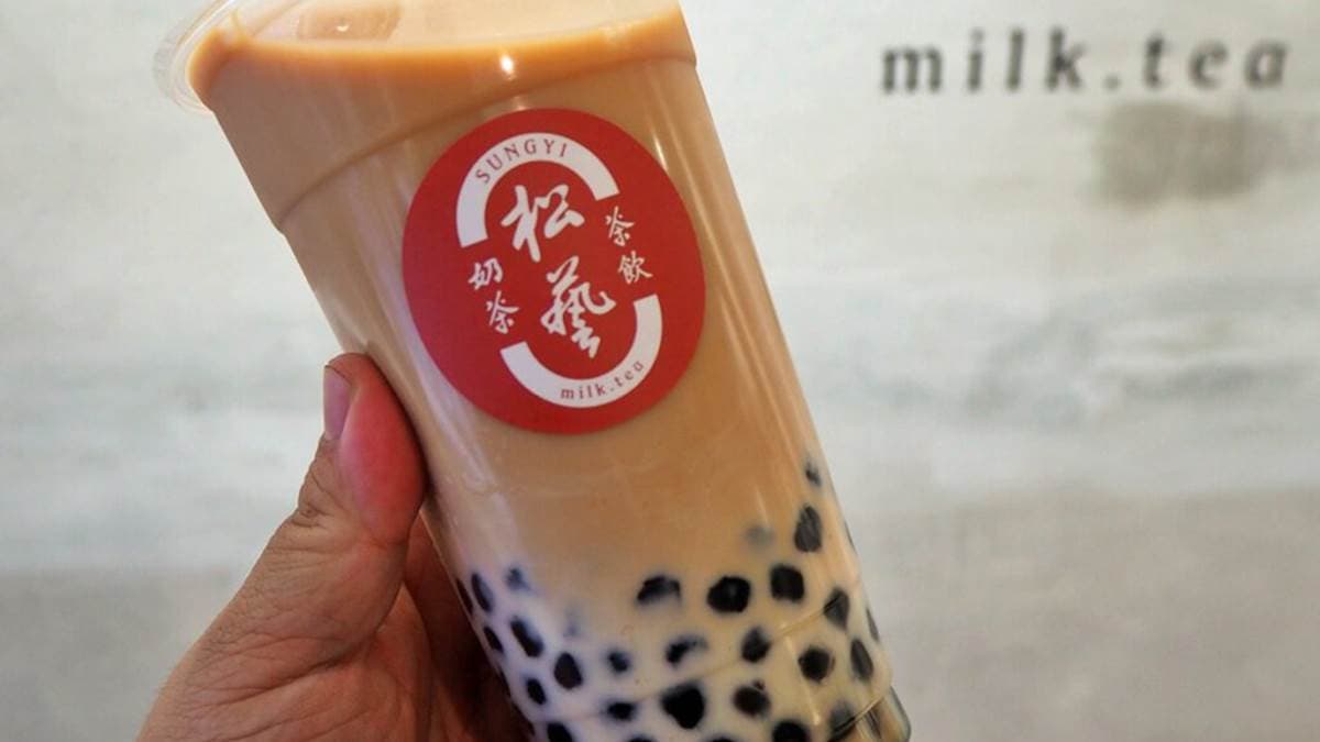 「紅茶普洱牛奶」有濃郁的奶香味，珍珠的硬度很剛好。（圖片來源：班班美食生活圈）