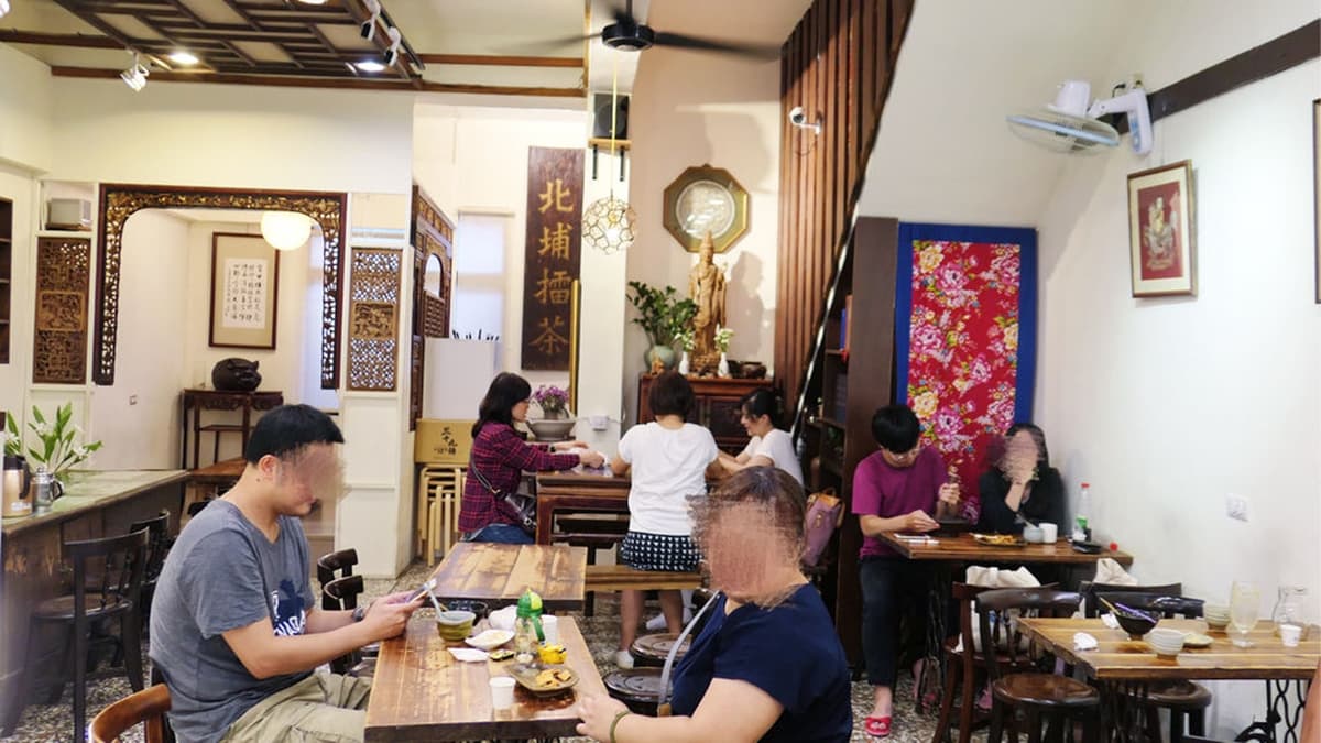 店內布置得古色古香，有種樸實的美感。（圖片來源：SHINYBAN‘s Life / 甩尼班）