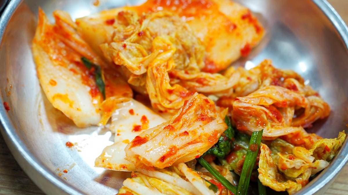 泡菜的酸味和辣度都非常恰到好處，很唰嘴。（圖片來源：加小菲愛碎碎唸）