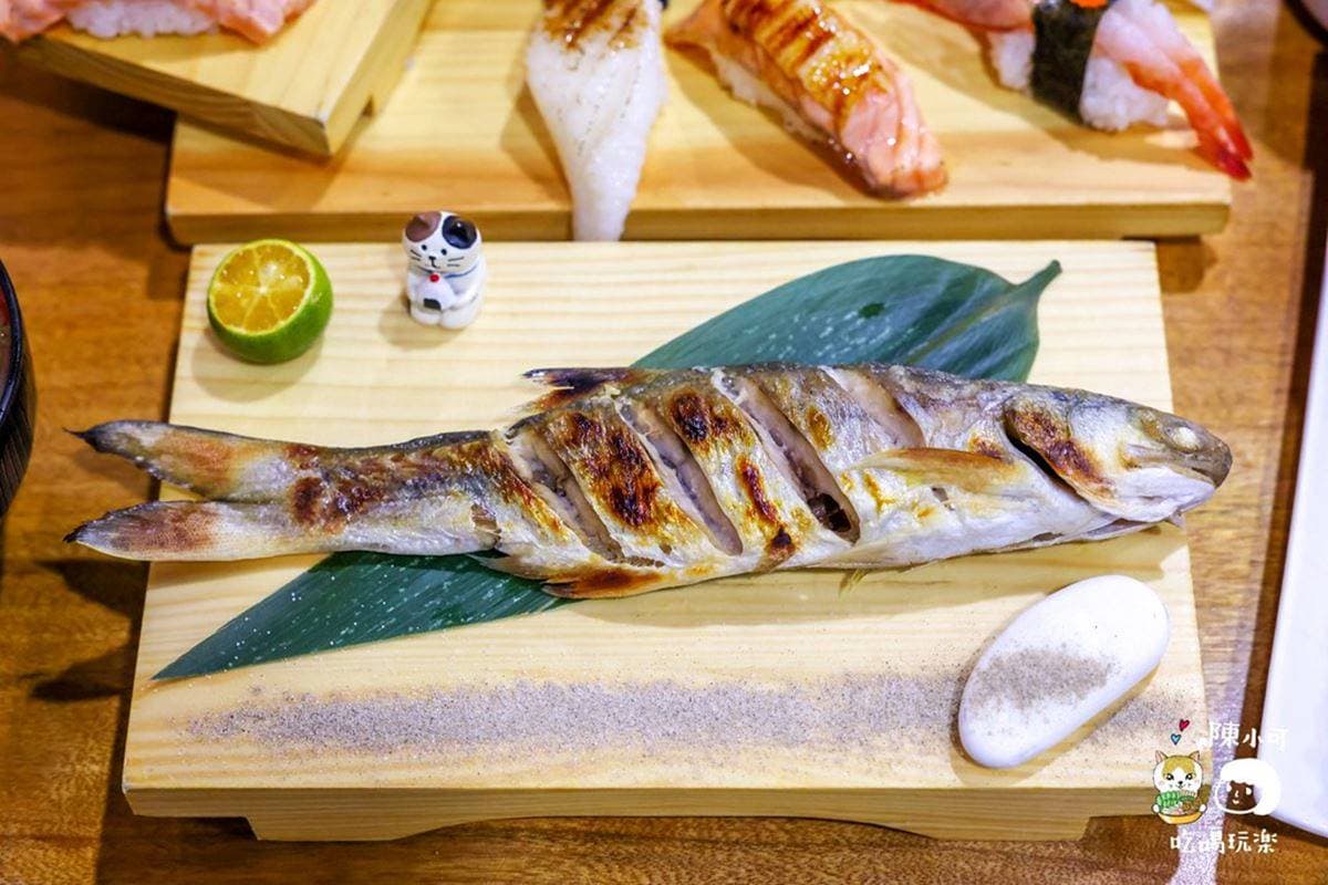 新北高CP值生魚片丼推薦！８種料鋪好鋪滿看不見飯，再喝銅板價蝦頭味噌湯