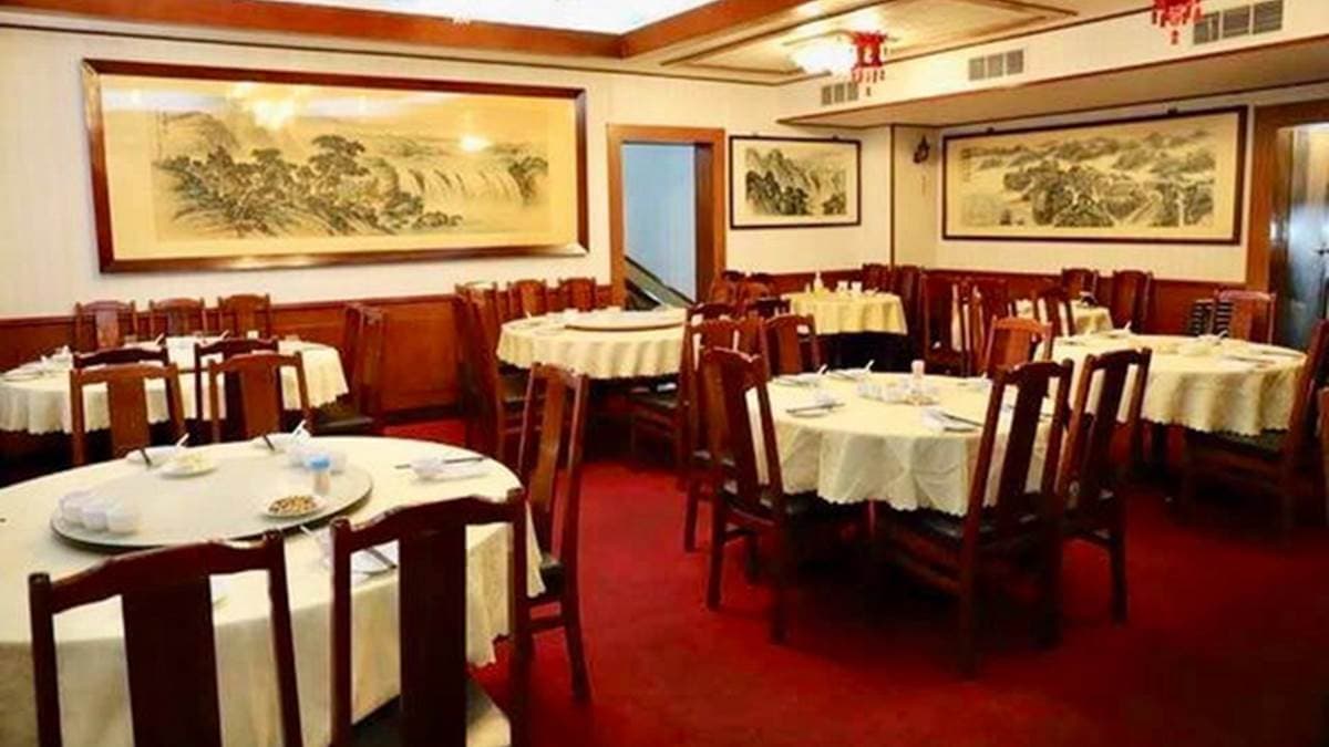 內部裝潢很有懷舊感，進入餐廳有種時光隧道的錯覺。（圖片來源：貓大爺部落格）