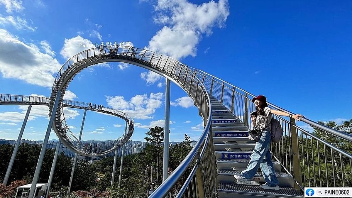 這裡真的是個很棒的拍照景點，不過要走上去需要一點勇氣。（圖片來源：小不點看世界）