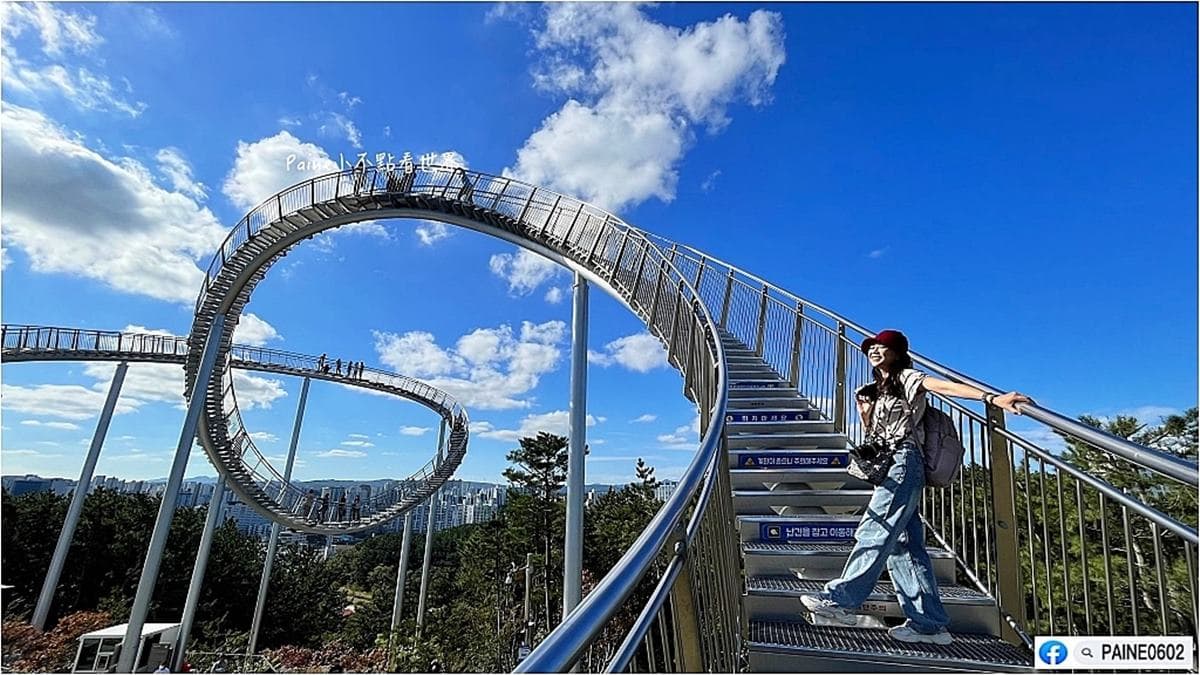 「用走的」雲霄飛車!免門票25公尺高「魔王級天空步道」,必拍超美鋼鐵愛心 「用走的」雲霄飛車!免門票25公尺高「魔王級天空步道」,必拍超美鋼鐵愛心