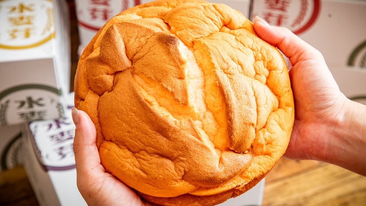 「原味手撕蛋糕」是店家必買招牌，可以說是大人和小孩都適合的口味。（圖片來源：大手牽小手玩樂趣）