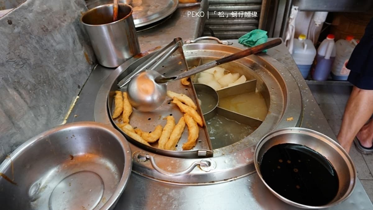 店內除了麵線，還有賣甜不辣、筒仔米糕。（圖片來源：PEKO の Simple Life）