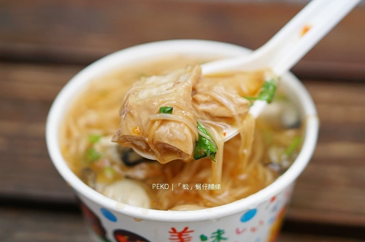 信義區銅板美食尋寶!光復市場周邊6必吃:爆餡芋泥包、排隊滿料豆腐捲 光復市場必吃美食|「松」蚵仔麵線