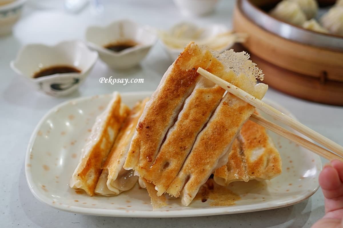 信義區銅板美食尋寶!光復市場周邊6必吃:爆餡芋泥包、排隊滿料豆腐捲 光復市場必吃美食|蒸籠坊