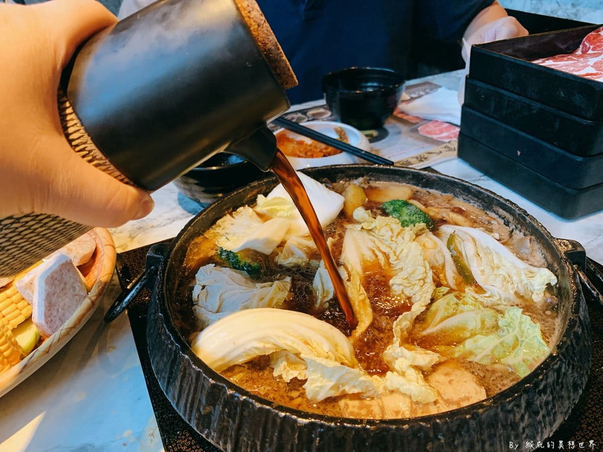 台中最夯「壽喜燒吃到飽」！８種肉任你吃，牛肉湯、滷肉飯、甜點飲料無限嗑