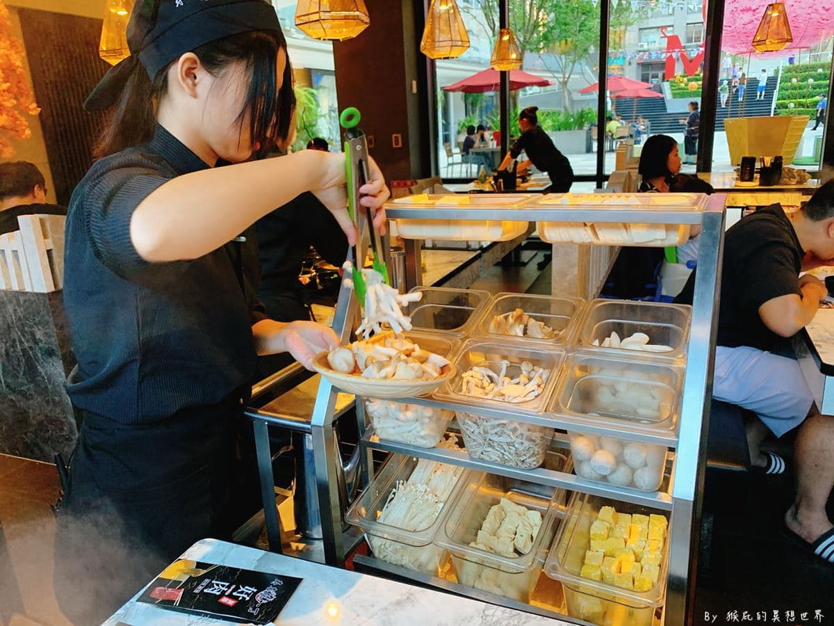 台中最夯「壽喜燒吃到飽」！８種肉任你吃，牛肉湯、滷肉飯、甜點飲料無限嗑