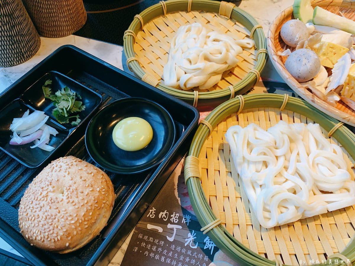 台中最夯「壽喜燒吃到飽」！８種肉任你吃，牛肉湯、滷肉飯、甜點飲料無限嗑