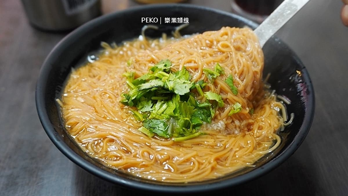 麵線不是柴魚湯底，而是肉湯，勾芡不會過重。（圖片來源：PEKO の Simple Life）