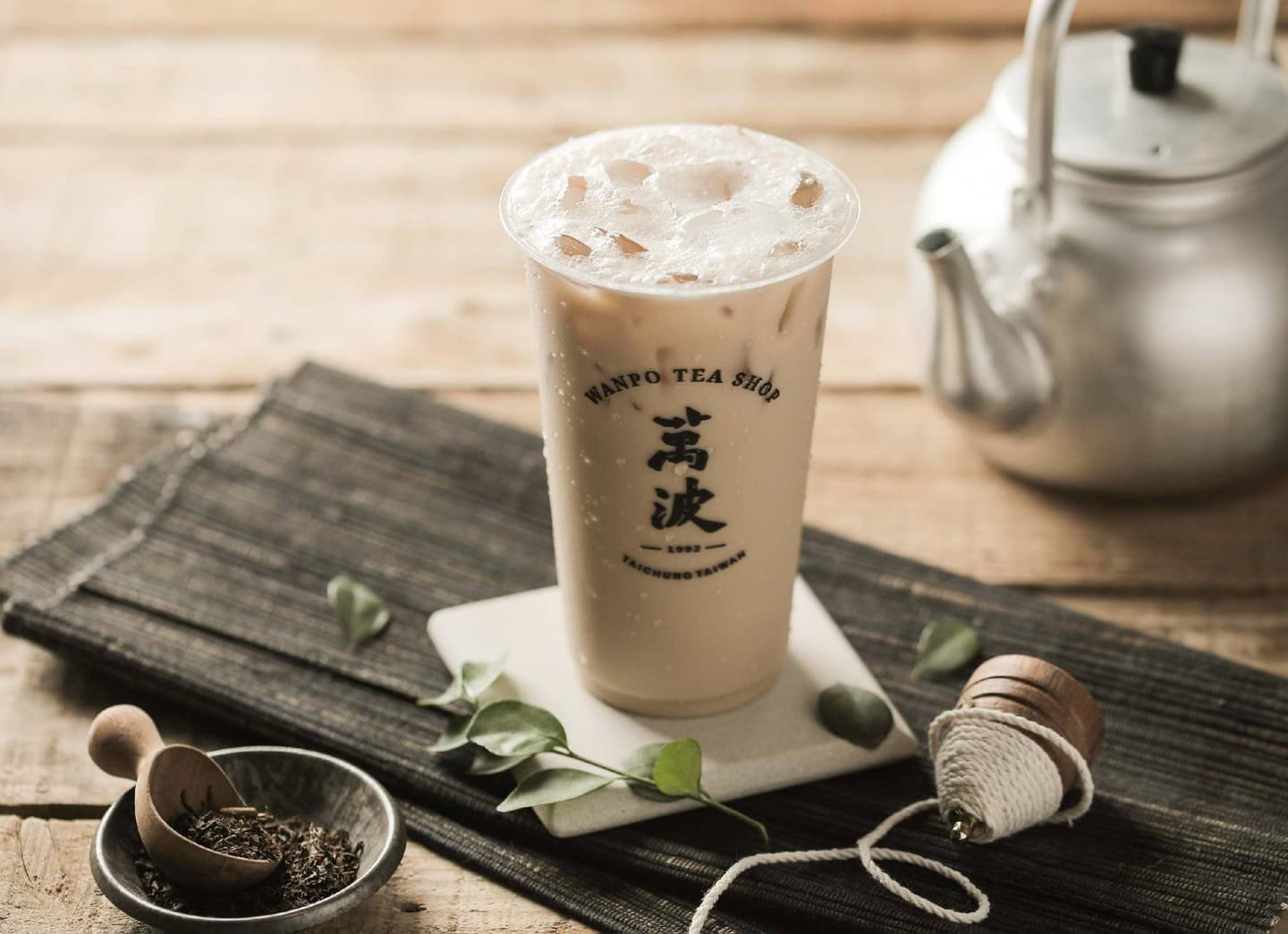 萬波連３天買一送一！「普通紅茶、奶茶」２新品搭電影開賣，不限組數喝到爽