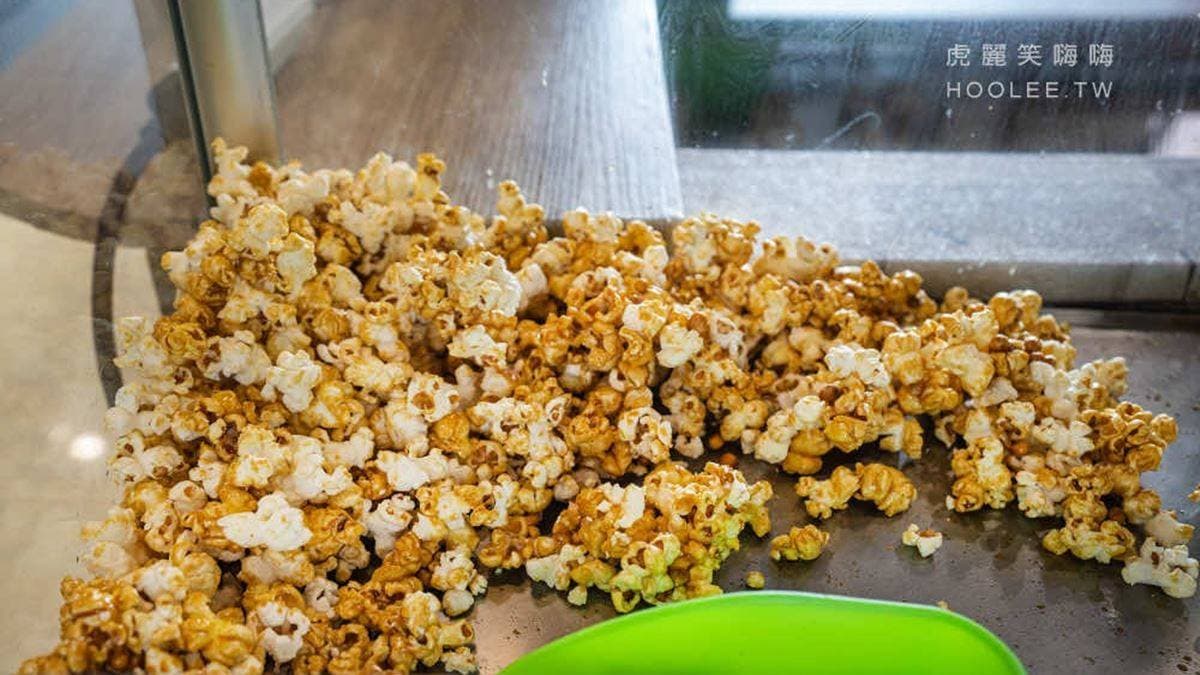 內用免費供應爆米花，可以自行取用。（圖片來源：虎麗笑嗨嗨）