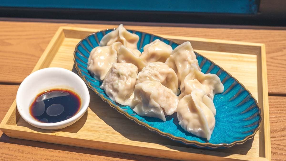 黑豬肉水餃的內餡很嫩滑，肉汁豐富且鮮美。（圖片來源：愛玩的伊凡）