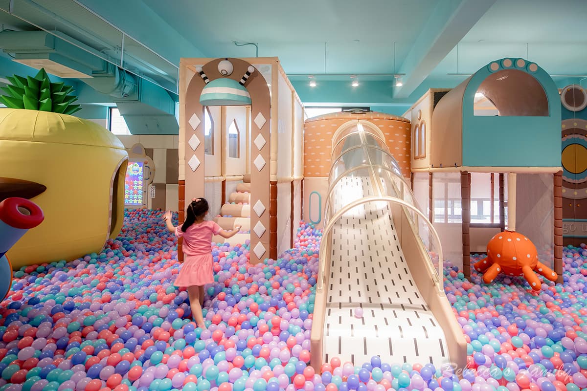 【新開店】首創「麵包主題親子樂園」！先衝旋轉木馬、夢幻球池，下雨也能玩