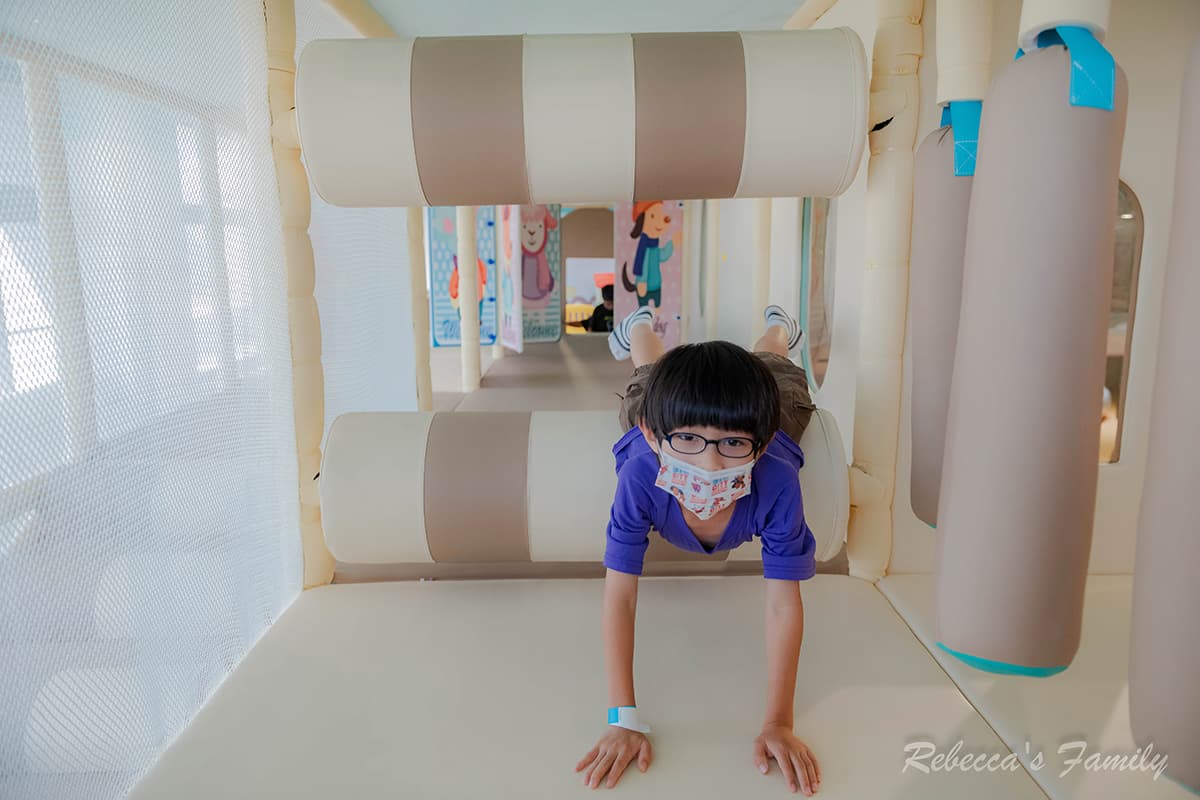 【新開店】首創「麵包主題親子樂園」！先衝旋轉木馬、夢幻球池，下雨也能玩