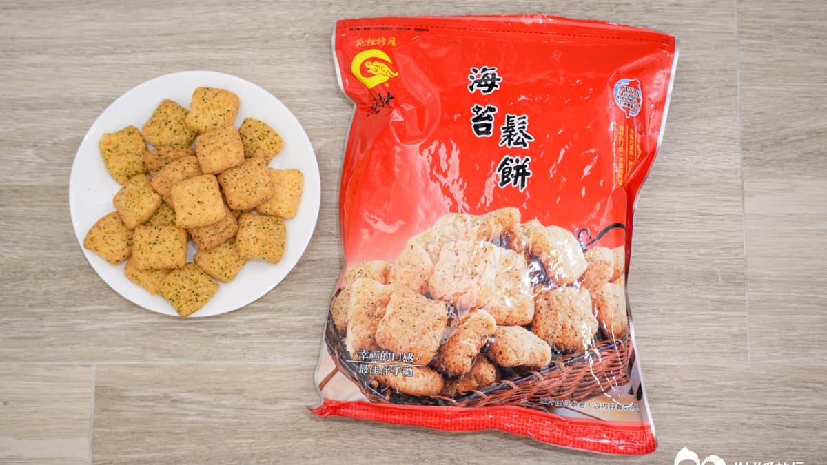 「海苔鬆餅」吃起來外層鹹香，帶著海苔香氣，一口咬下超唰嘴。（圖片來源：卡夫卡愛旅行）