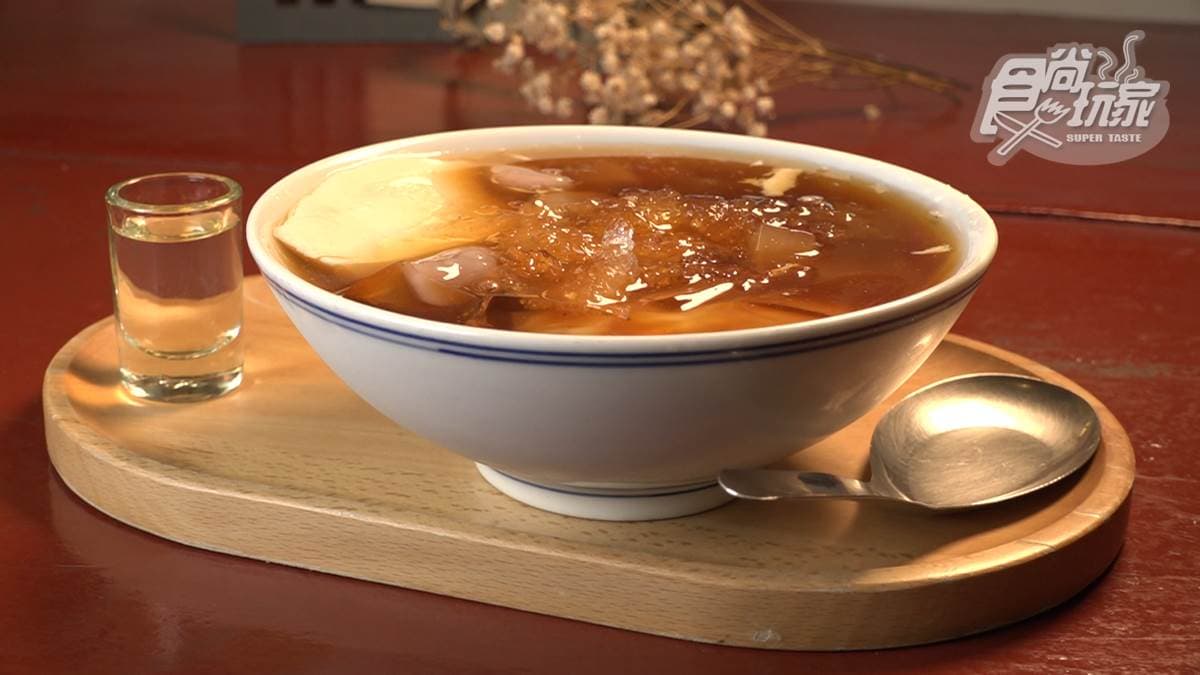 「檸檬豆花」也是很獨特的搭配，適合加入茶粿一起吃。。