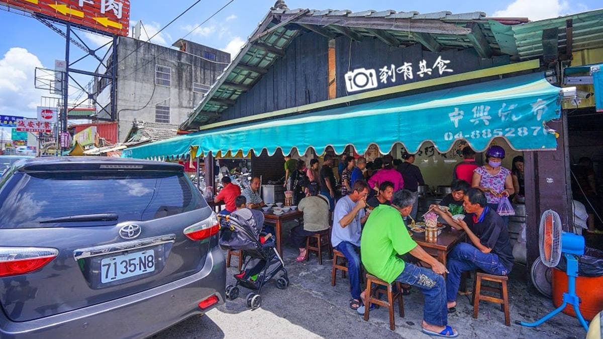 「溪湖阿讚豬腳爌肉飯」位在員鹿路跟忠工路交叉口，是在地人也推薦的小吃。（圖片來源：剎有其食）