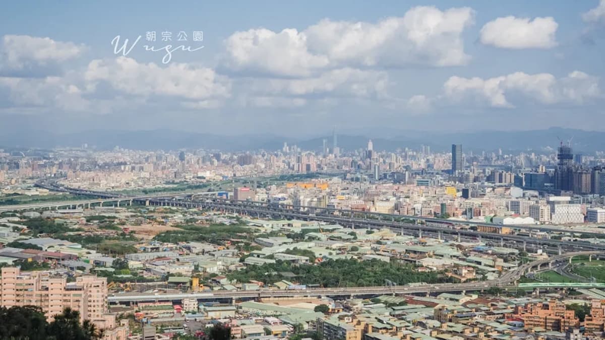 登上觀景平台，絕美且視野寬敞的城市景觀一覽無遺。（圖片來源：是艾思，不是火拳。）