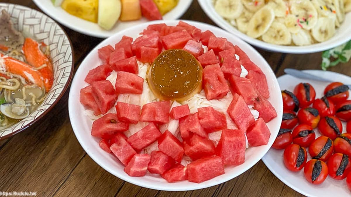 「西瓜牛奶雪花冰」濃濃的牛奶香氣，搭配清脆甜香的西瓜，吃完超沁涼。（圖片來源：花露露の花花世界）