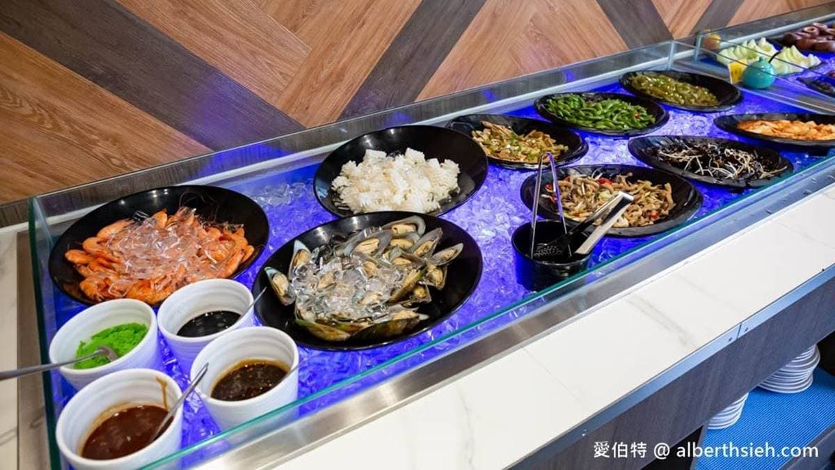 冷盤區海鮮有鮮蝦、淡菜等，涼拌小菜則有６種可選。（圖片來源：愛伯特吃喝玩樂全記錄）
