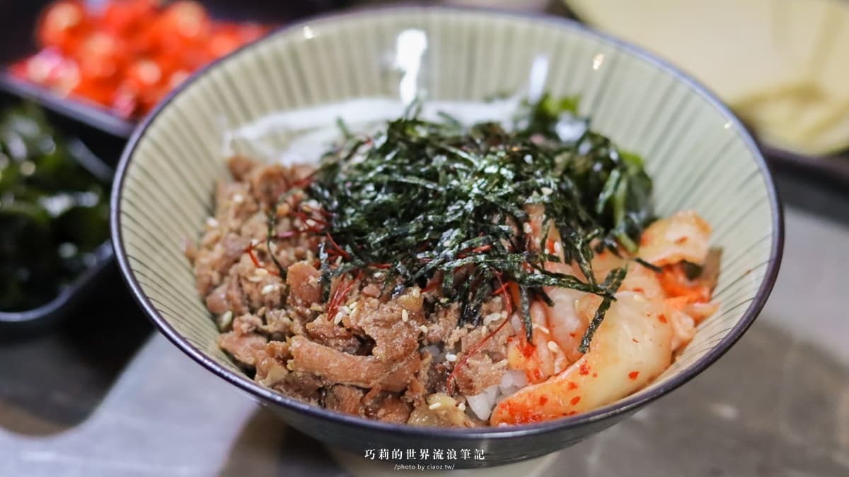 除了燒肉以外，其他熟食、沙拉、小菜選擇也很多。（圖片來源：巧莉的世界流浪筆記）