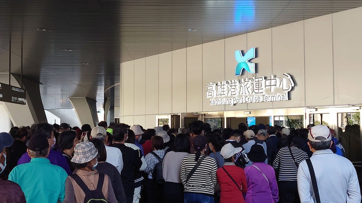「高雄港旅運中心」戶外空間免費開放!搶拍海岸步道、觀海平台,新地標快衝 「高雄港旅運中心」戶外空間免費開放!搶拍海岸步道、觀海平台,新地標快衝