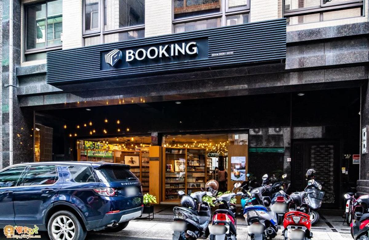 低消1杯飲料不限時看到飽!高雄「六星級書店」搶拍百坪書牆,還有超萌陸龜 低消1杯飲料不限時看到飽!高雄「六星級書店」搶拍百坪書牆,還有超萌陸龜