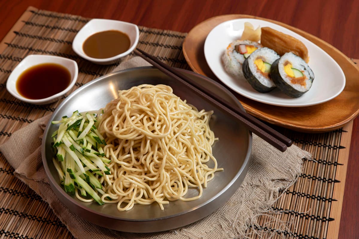 【食尚獨家優惠】39元吃涼麵＋壽司！永和日料新開幕，巨大蟹肉棒拉麵超吸睛