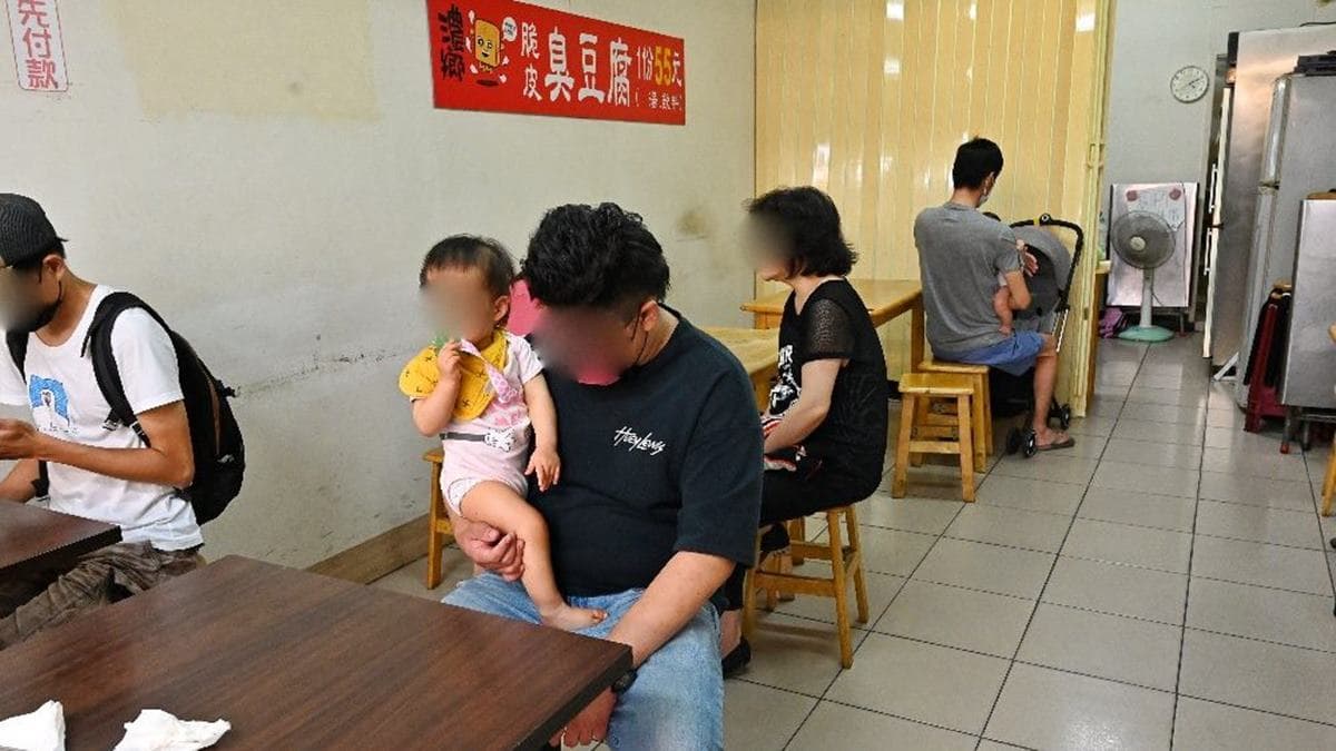 店裡頭的空間不算大，裝潢很居家，環境還滿乾淨的。（圖片來源：糖糖‘s 享食生活）