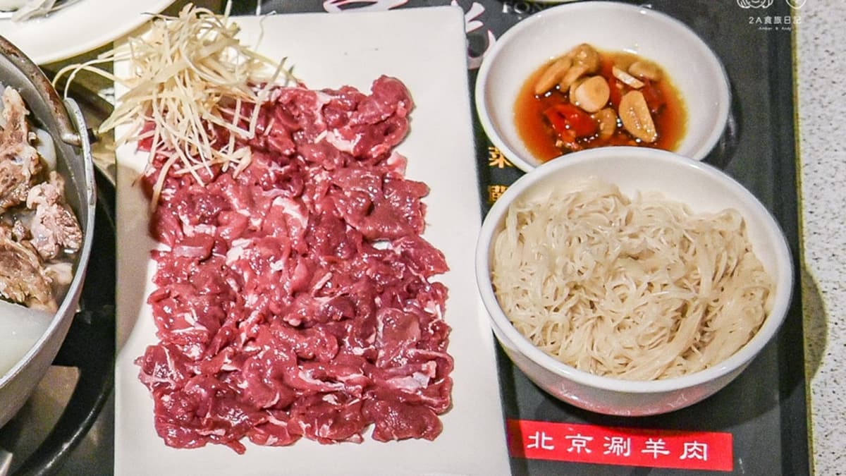 「羊油麵線」保有Ｑ度而不軟爛，還吃得到羊油溫潤的香甜感。（圖片來源：2A食旅日記）