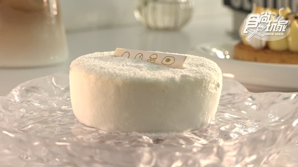 「kiri」使用３種乳酪混合製作，口感層次豐富。