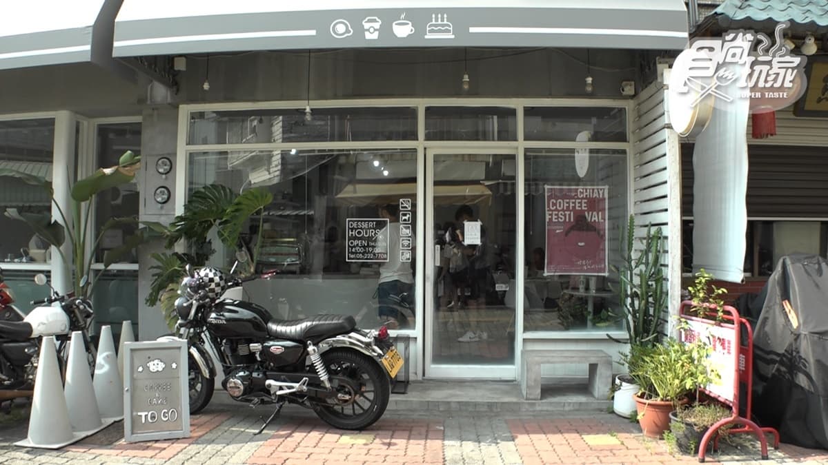 「兩顆蛋Egg Egg Dessert」是偏韓系風的咖啡廳，店內空間超好拍。