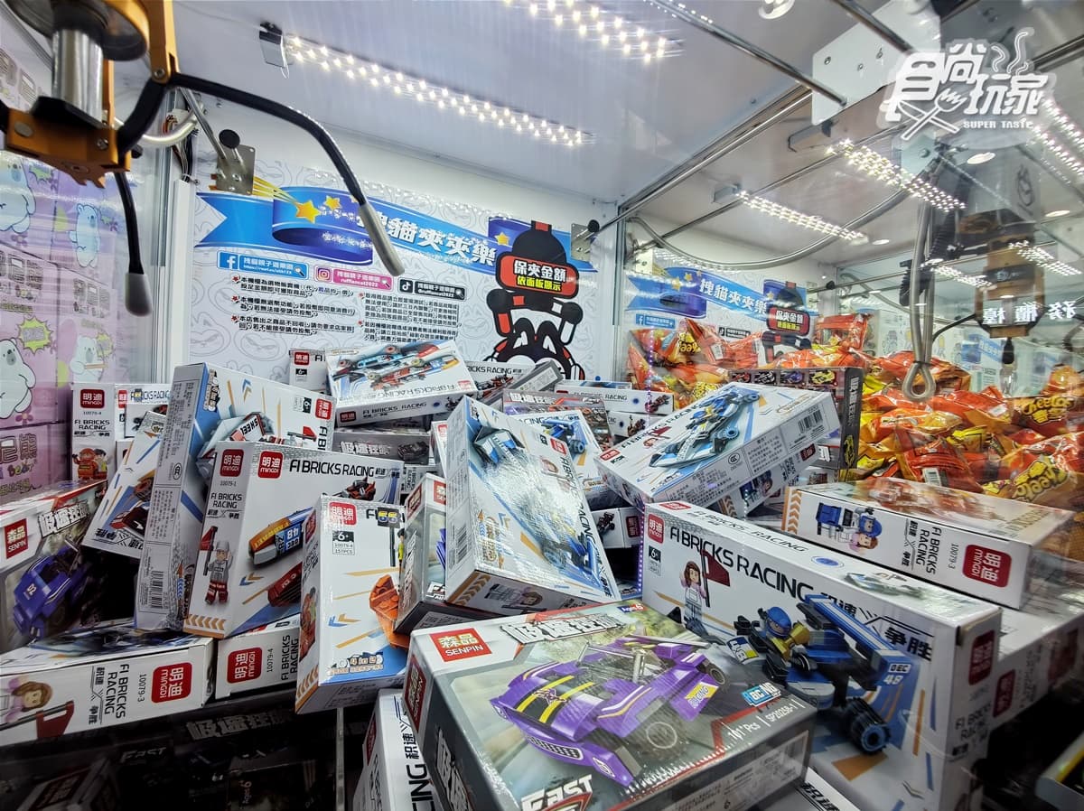 【新開店】每天免費夾3次！高雄最浮誇「夾娃娃」可夾龍蝦、紅蟳，還週週送家電