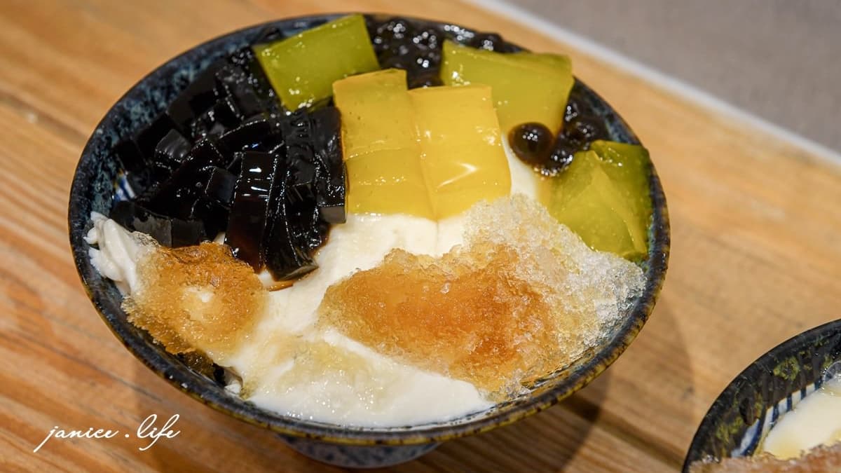 手作「古早味豆花」可以品嘗到濃郁的豆香，口感細緻綿密、入口即化，非常美味。（圖片來源：潔妮食旅生活）